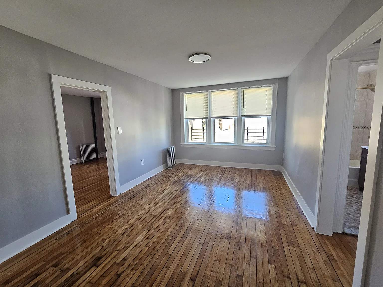 1 bed, 900 sqft, $1,700 — Photo 4