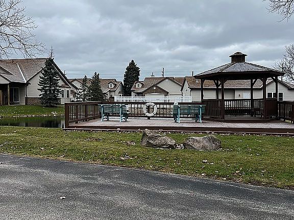 4th image of 5689 Gateway Ln #703