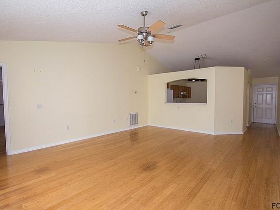 4th image of 30 Pine Circle Dr