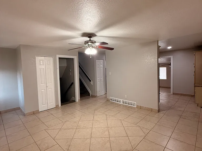 8371 Vine St — Photo 3