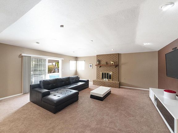 5th image of 16025 E Elgenia St