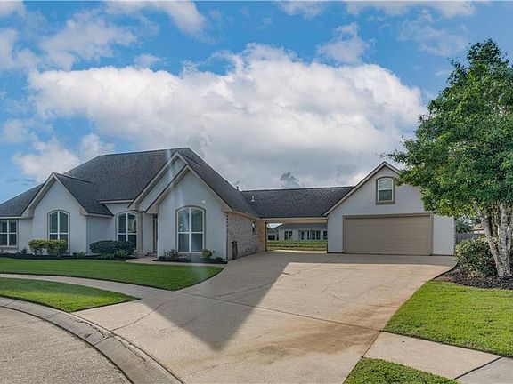 2nd image of 118 Lac Segnette Dr