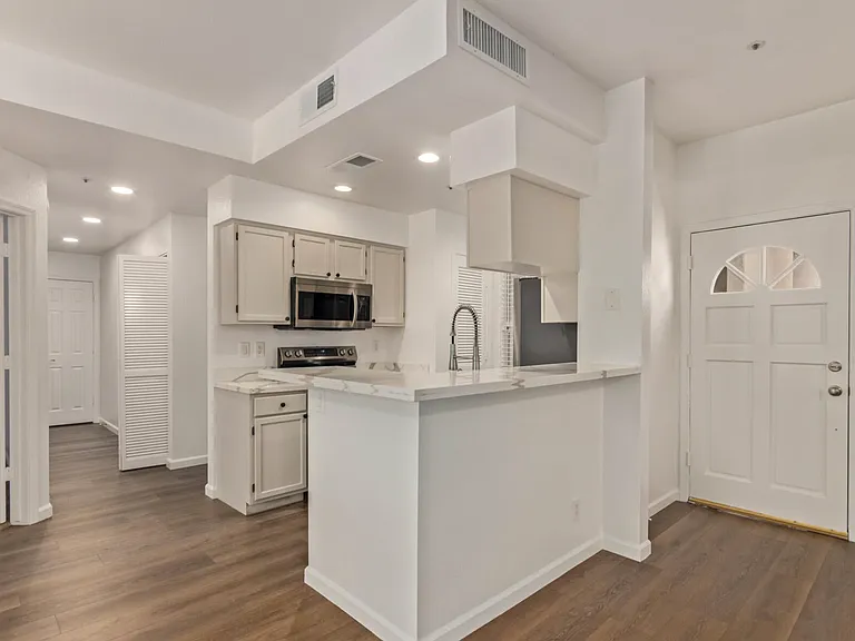7675 E McDonald Dr #104 — Photo 5