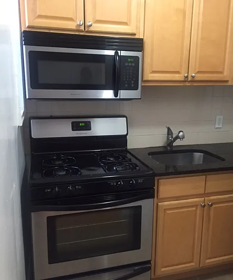 350 Sterling St #6E — Photo 6