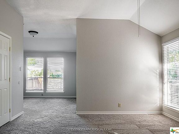 5th image of 1252 Hilltop Dr
