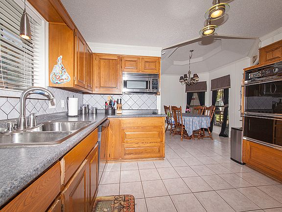 3rd image of 3609 Andrea Ln