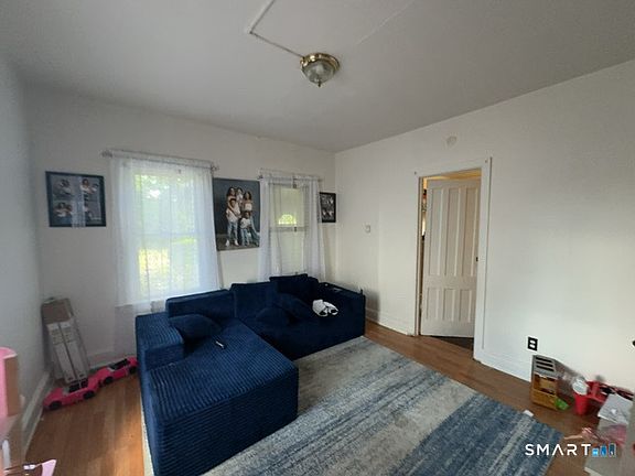 5th image of 29 Woodruff Court