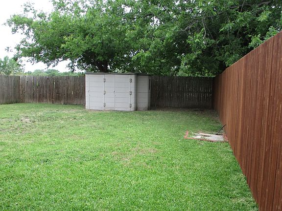 2nd image of 5716 Creekridge Dr