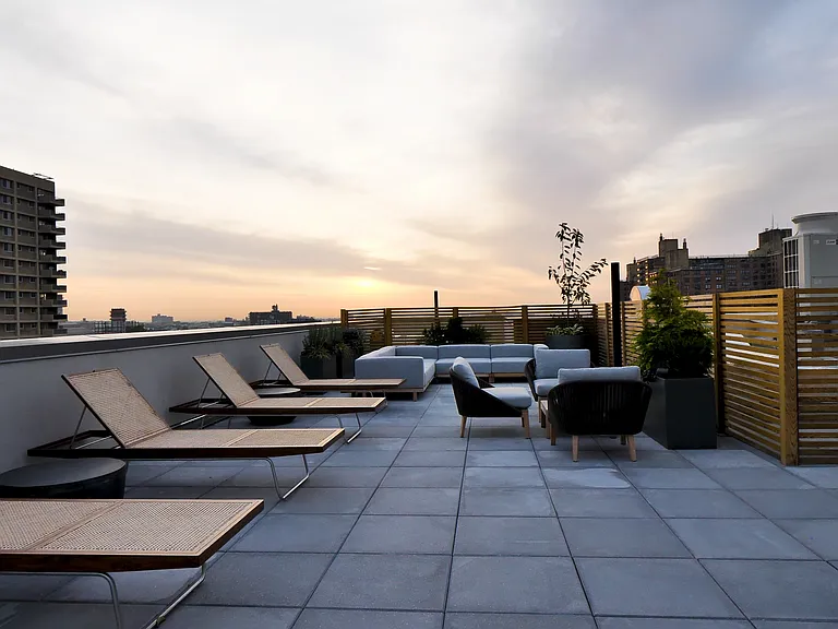 111 Montgomery St #6R — Photo 8
