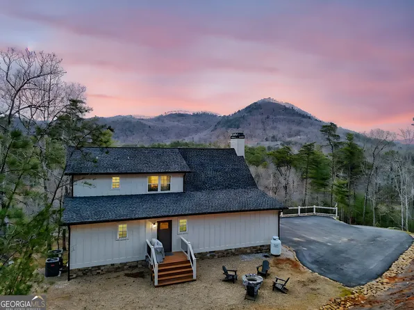 63 Redwood Ln, Tiger, GA 30576