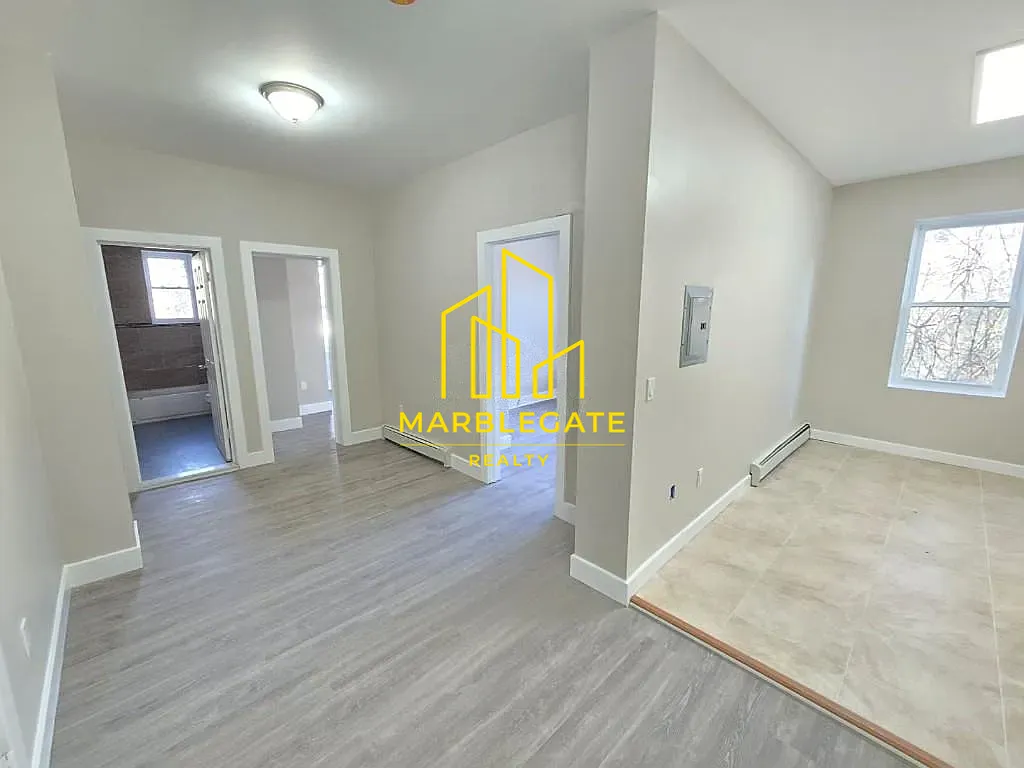 2 bed, 850 sqft, $1,750 — Photo 2