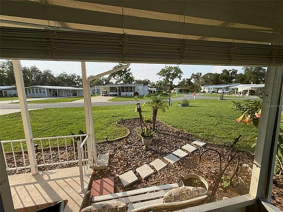 3rd image of 48 S BOBWHITE ROAD
