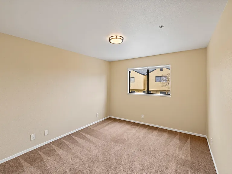 The Gables Apartments — Photo 28