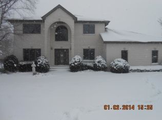 28515 S Streamwood Dr, Beecher, IL 60401