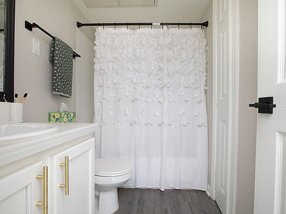 5th image of 3301 W Esplanade Ave N #10176