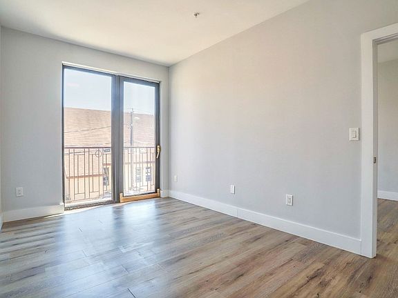 4th image of 502 Broadway #201
