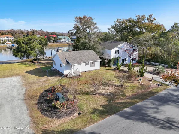 2502 E Yacht Dr, Oak Island, NC 28465