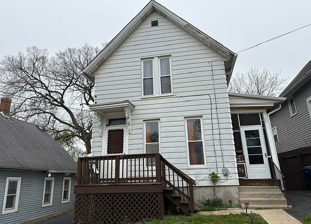 1st image of 32 Daniels Ave