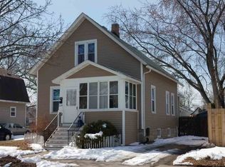 1214 Smith St, Green Bay, WI 54302