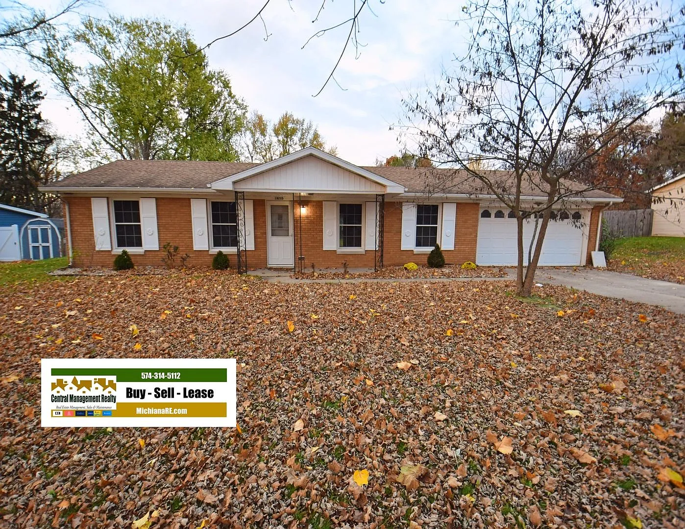 Inground swimming pool, Generac Generator, 3 bedroom 1.5 bath home in South Bend IN — Photo 2