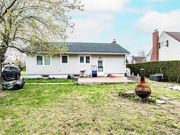5th image of 12 Kilburn Ave