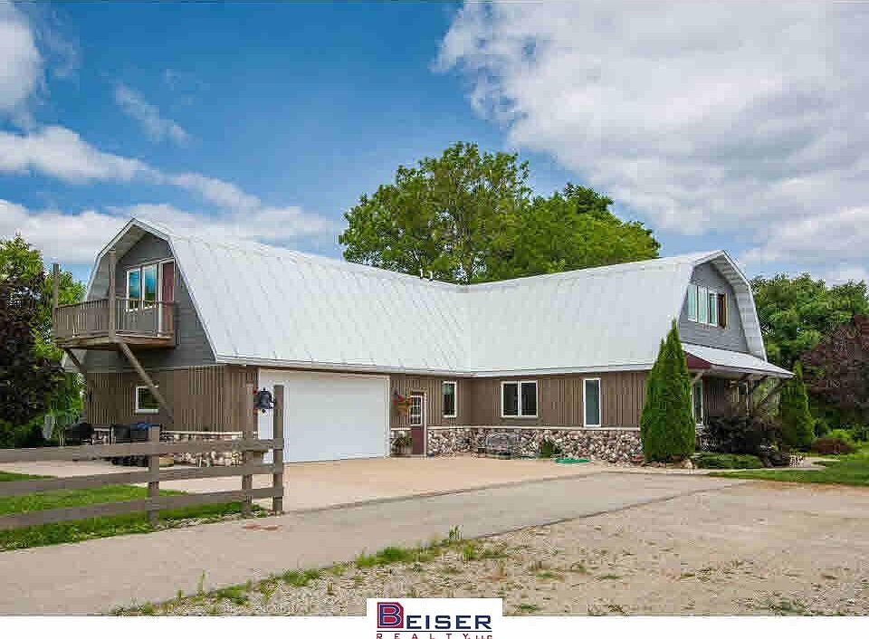 521 Hawthorne Dr, Omro, WI 54963