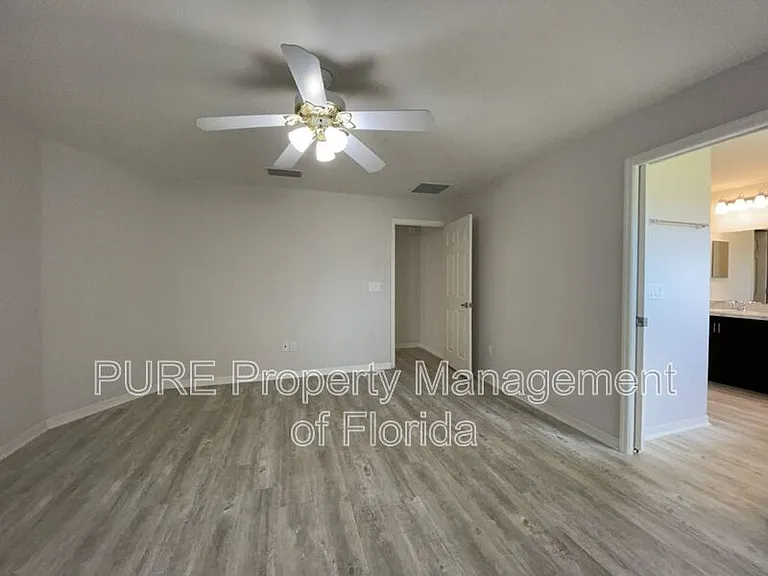 8925 SE 43rd Ave — Photo 12