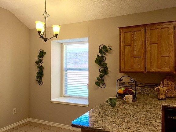 Casual eating area off kitchen for when the dining room is t
