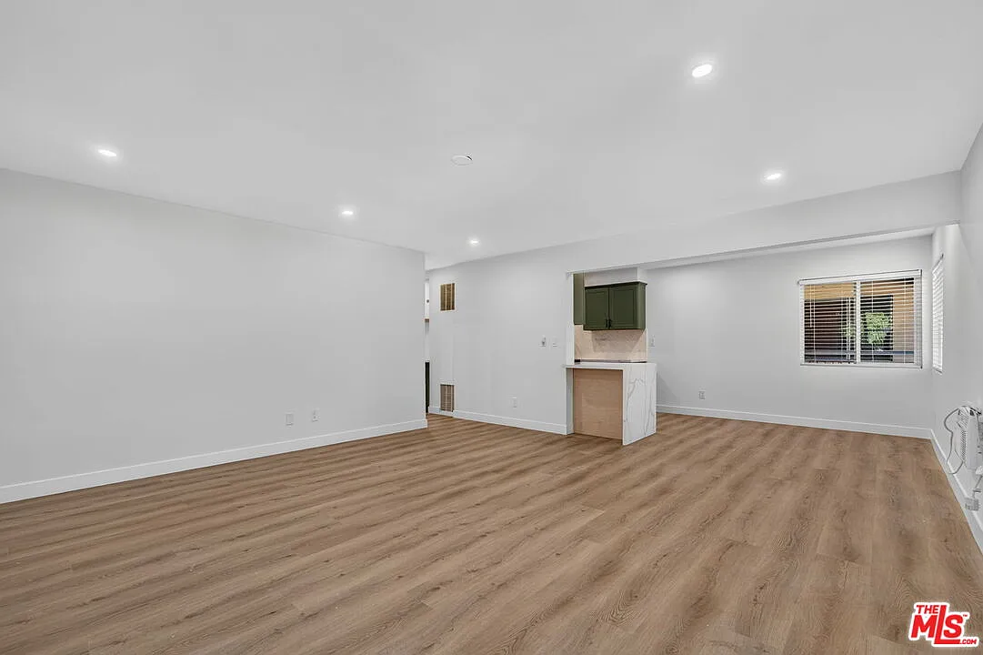 2 bed, 2.0 bath, $2,500 — Photo 2