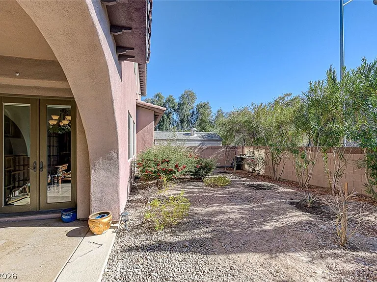 8490 Via De Bellasidra Ct — Photo 79