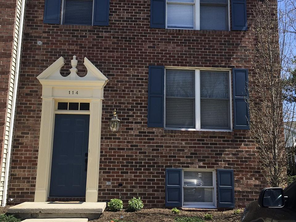 1st image of 114 Oak Moore Ct #8