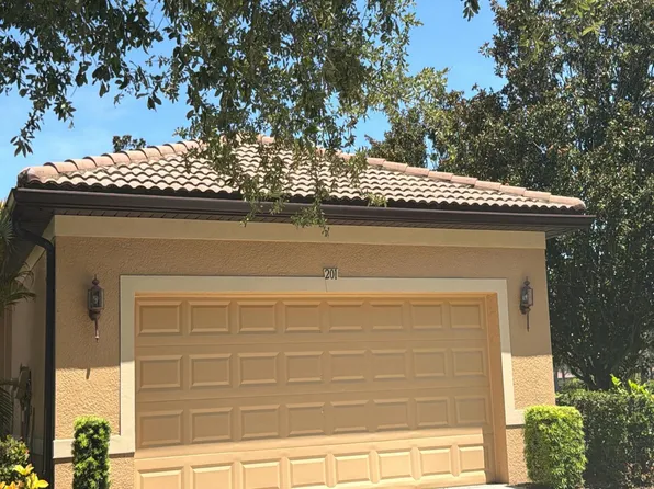 201 Shell Falls Dr, Apollo Beach, FL 33572