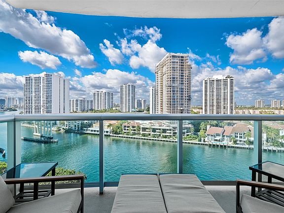 3rd image of 19390 Collins Ave APT 1223