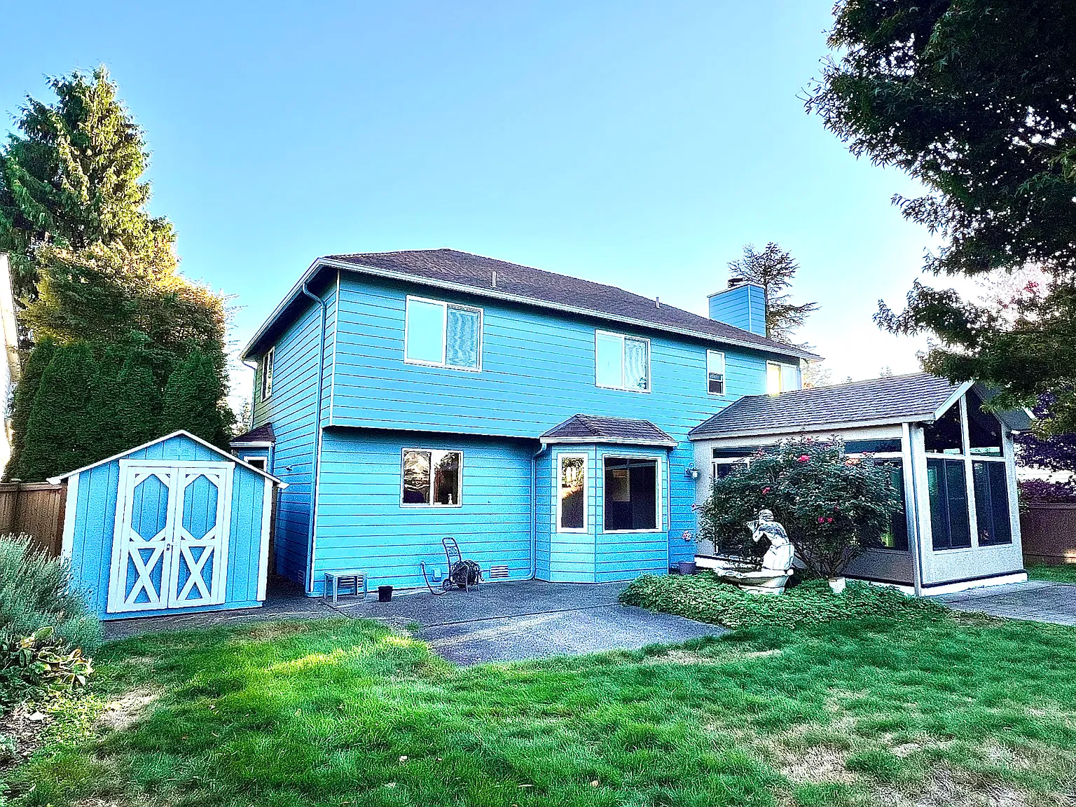 4 bed, 2.5 bath, 2412 sqft, $4,395 — Photo 3