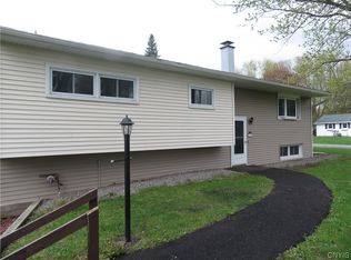 11 Berra Ln, Whitesboro, NY 13492