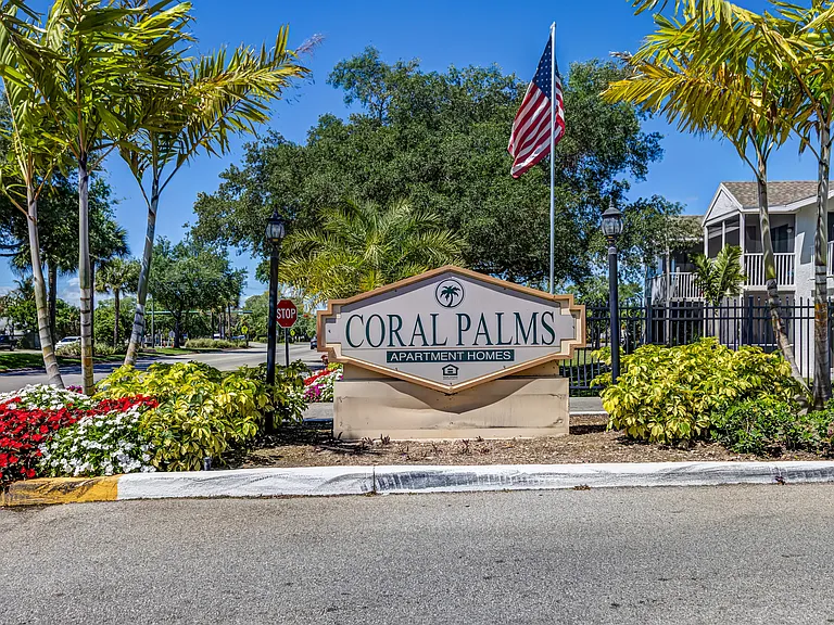 Coral Palms Apartments — Photo 28