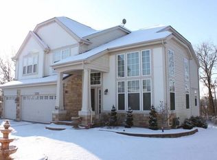1331 Sandcherry Ln, West Chicago, IL 60185