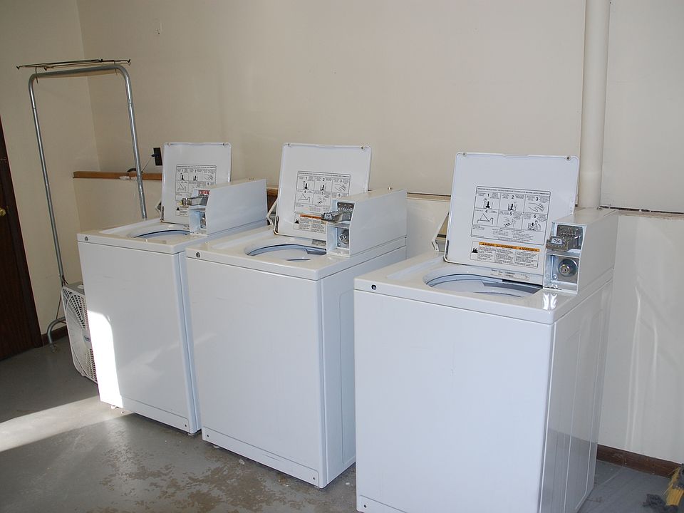 2nd image of 230 Clay St APT 5