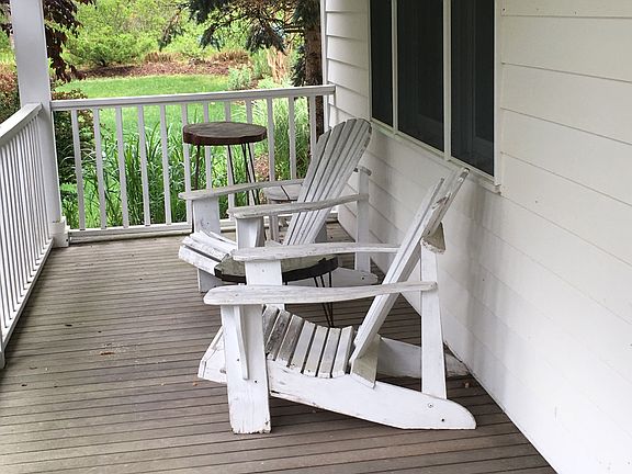 4th image of 604 Sag Harbor Tpke