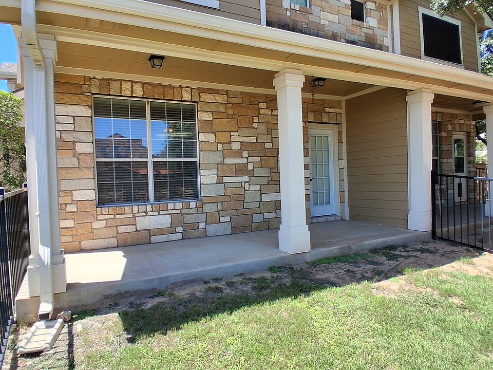 Rear patio & yard
