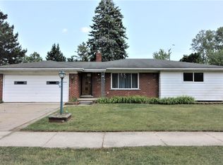 36744 Tessens Dr, Clinton Township, MI 48035