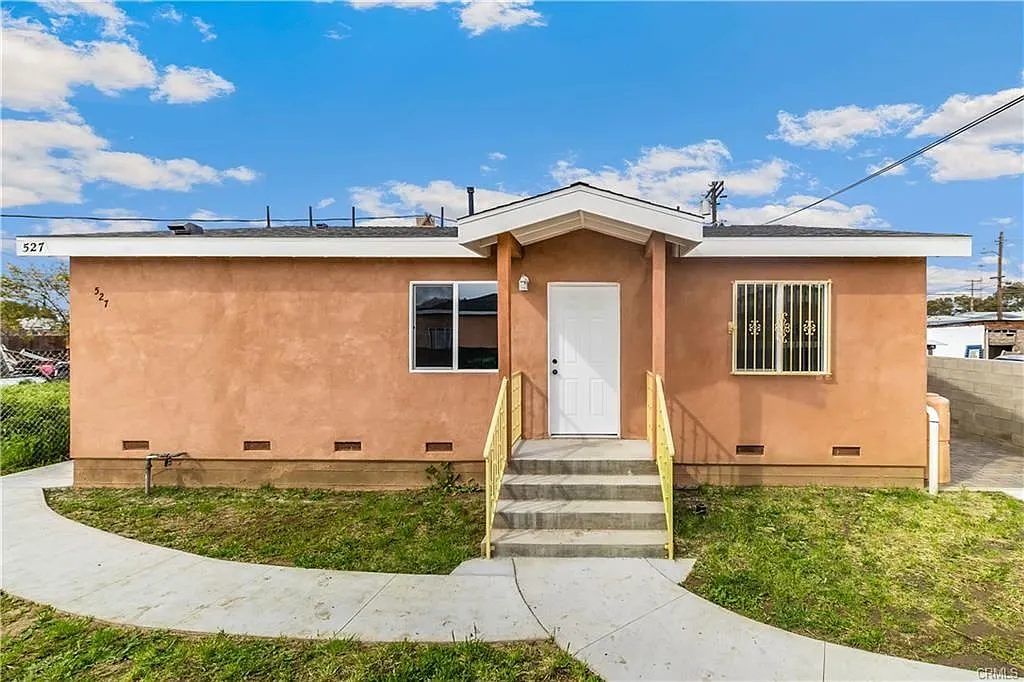 5 bed, 2.5 bath, 1200 sqft, $4,000 — Photo 1