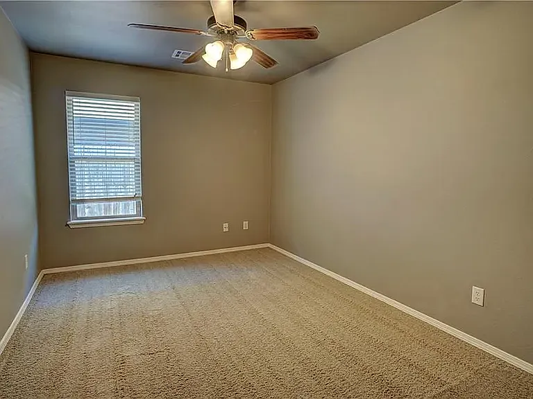 19124 Cottonwood Ct — Photo 4