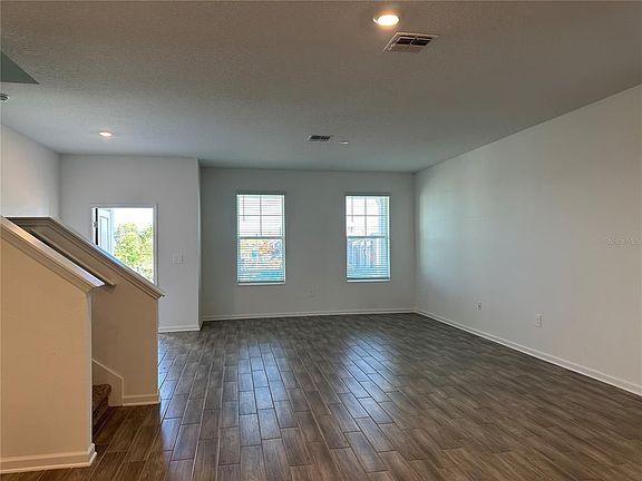 4th image of 1404 Great Rock St