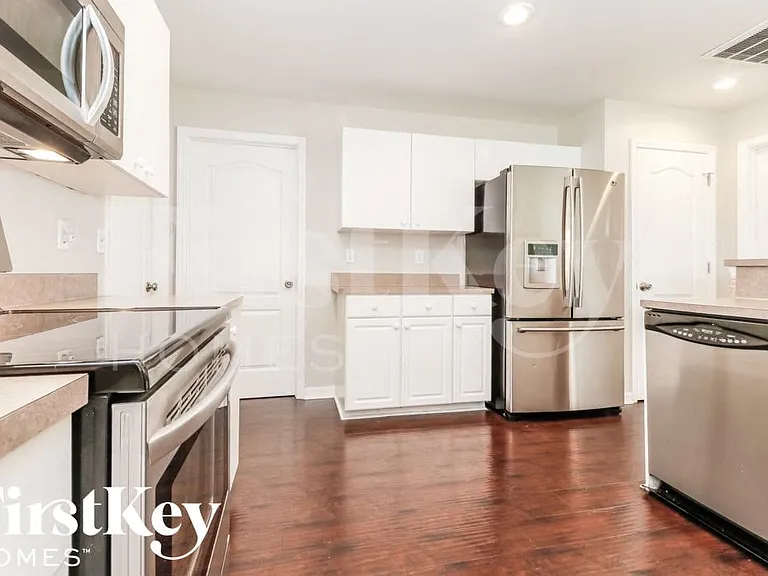 206 NE 16th Terrace Cpe — Photo 8