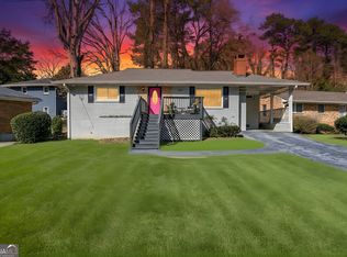 240 W Lake Dr NW, Atlanta, GA 30314