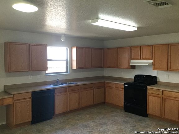 2nd image of 75 Montana Bay