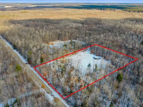 4140 Powers Ln, Oconto Falls, WI 54154