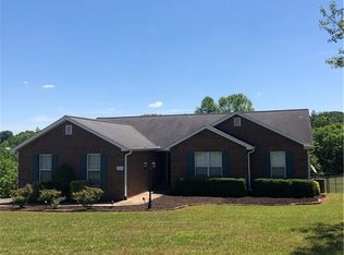 5753 Rolling Meadows Rd, Randleman, NC 27317
