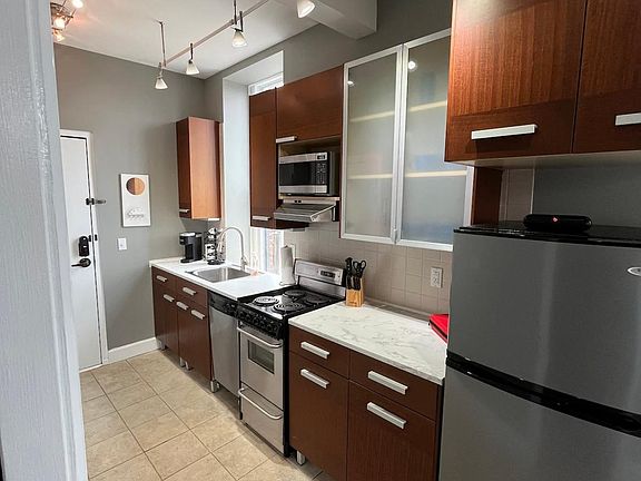 5th image of 12 W Poplar Ave APT 302